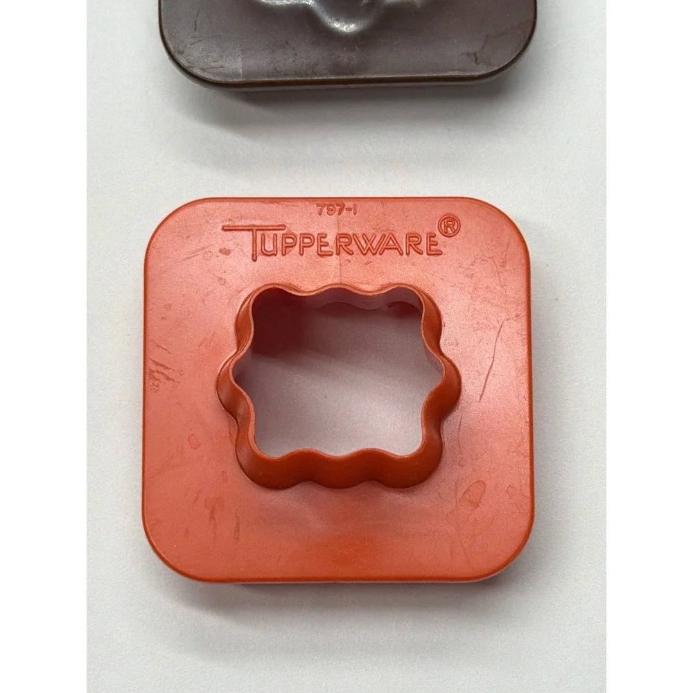 Vintage Tupperware Cookie Cutters Set of 2 Scalloped Square Orange Brown 797-1 6